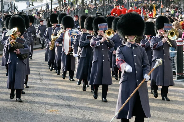 Musikkapelle der ehrenwerten Artilleriekompanie marschiert beim Auftritt des Bürgermeisters — Stockfoto