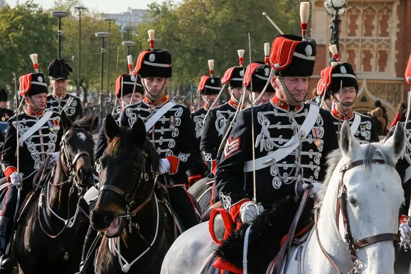 Hussars desfilando a cavalo no Lord Mayor 's Show de Londres — Fotografia de Stock