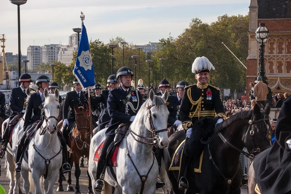 Polizia Metropolitana sfilata a cavallo al Lord Mayor Show — Foto Stock