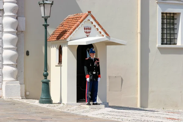 Strážní službu v paláci v monte carlo monaco — Stock fotografie
