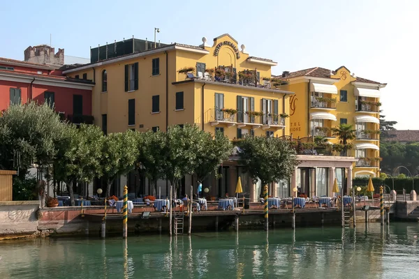 Hotel Sirmione en el lago de Garda — Foto de Stock