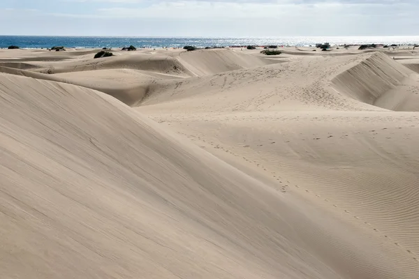 Uma vista das dunas de areia perto de Maspalomas Gran Canaria — Fotografia de Stock