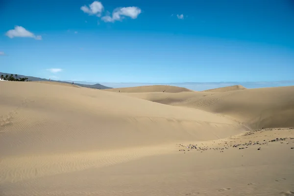 Gå på sanddynerna nära mas palomas — Stockfoto