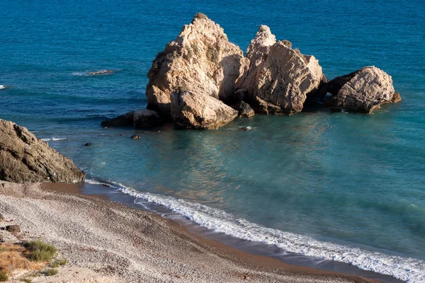 Dużych kamieni off wybrzeżu Cypru — Zdjęcie stockowe
