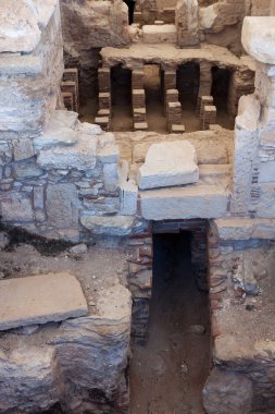 Apollon Tapınağı yakınında Hamamlar