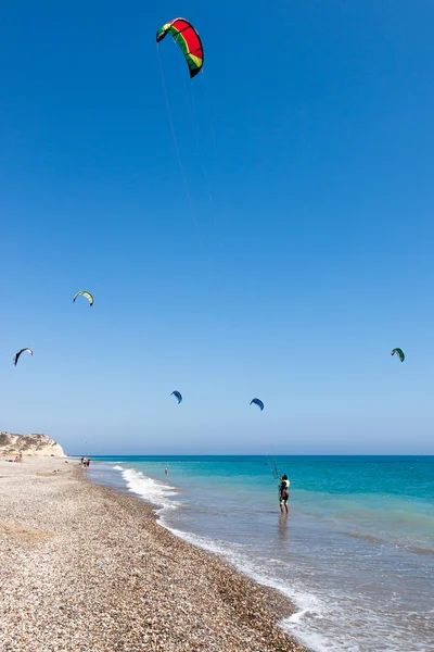 Att lära sig kitesurfing — Stockfoto