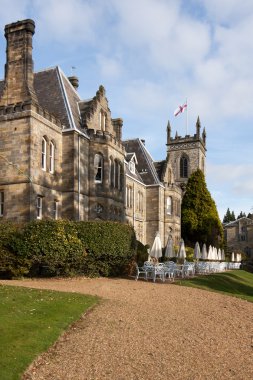 Ashdown park hotel ve kilise