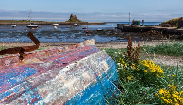 Vista através da baía em direção a Lindisfarne — Fotografia de Stock