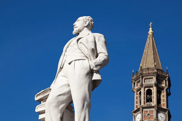 Estátua de Mario Cermenati em Lecco Itália — Fotografia de Stock