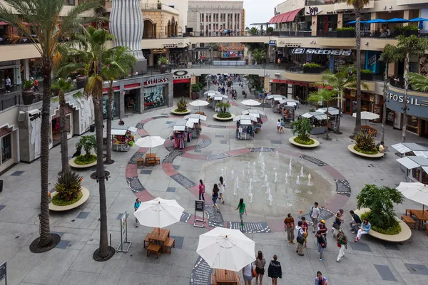 Hollywood och highland center shopping mall — Stockfoto