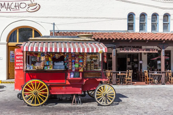 Voedsel kar ingang naar olvera straat los angeles — Zdjęcie stockowe