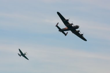 Avro lancaster ve spitfire mk1, hava