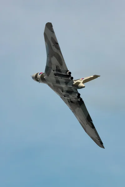 Avro vulcan xh558 在 airbourne — 图库照片