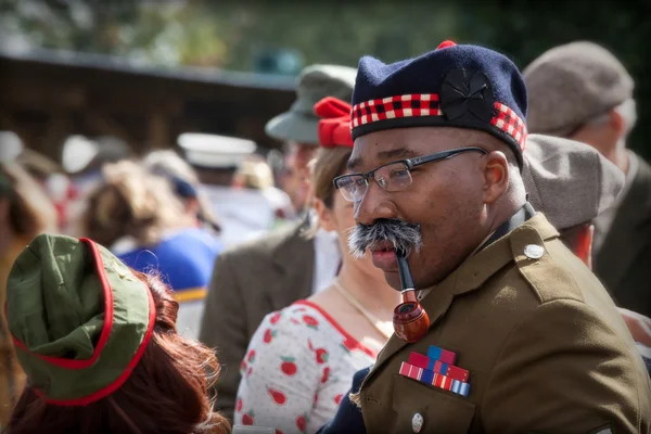 Soldat jouissant de sa pipe au réveil de Goodwood — Photo