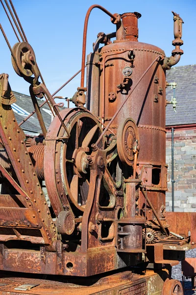 Rostiga gamla steam crane — Stockfoto