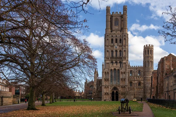 Vista exterior de la Catedral de Ely — Foto de Stock