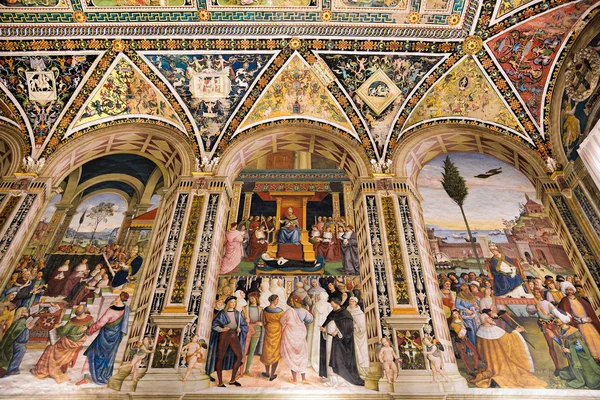 Innenansicht der Kathedrale von Siena — Stockfoto