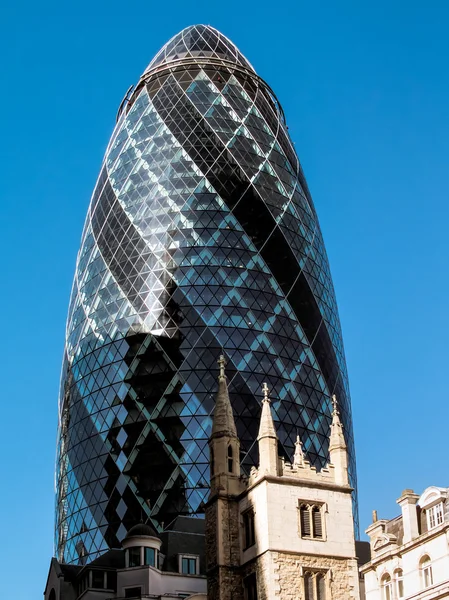 Futuristic building at 30 St Mary Axe London — Stock Photo, Image