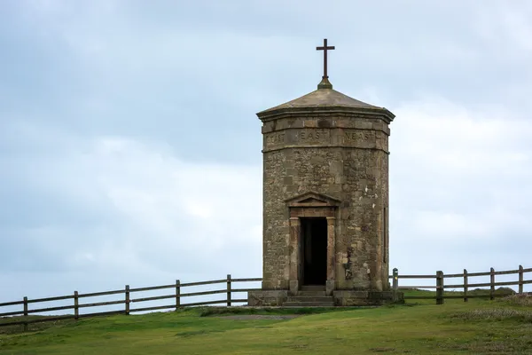 Bússola torre no topo do penhasco em Bude — Fotografia de Stock