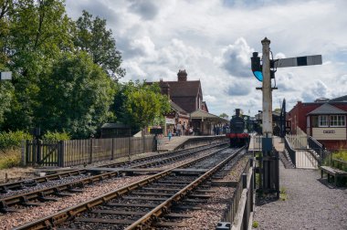 sheffield park istasyonuna gitmek üzere c sınıfı Buhar makinesi