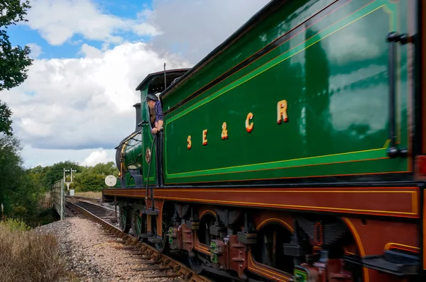 Moteur à vapeur de classe C quittant la gare de Sheffield Park — Photo