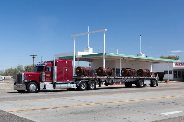 Gas station in baker Californië — Stockfoto