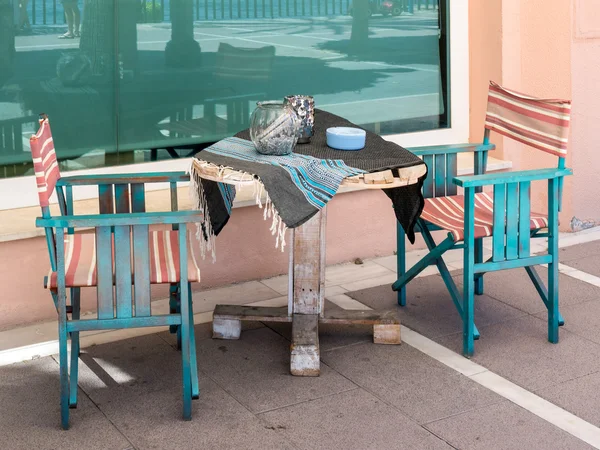 Tafel en stoelen in marbella — Stockfoto