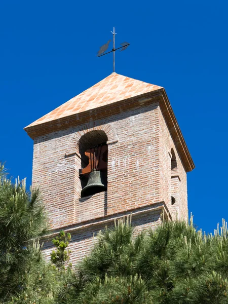 Kyrktornet i casares Spanien — Stockfoto