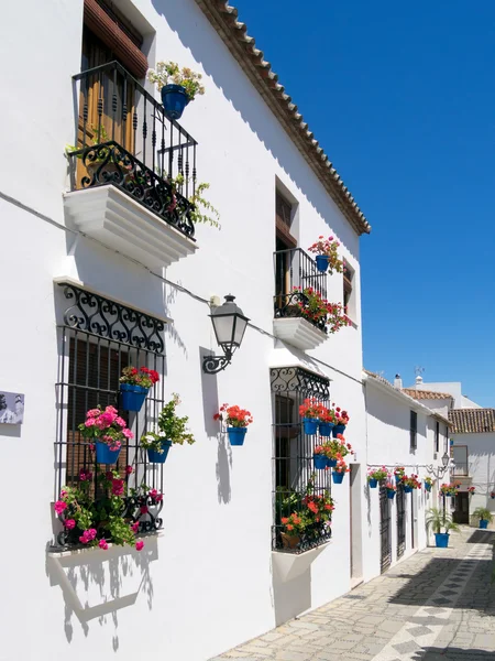 Straßenszene in Estepona — Stockfoto