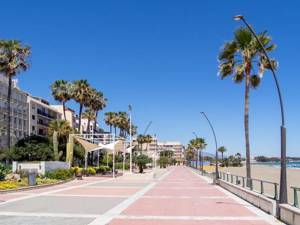 Набережної в estepona — стокове фото