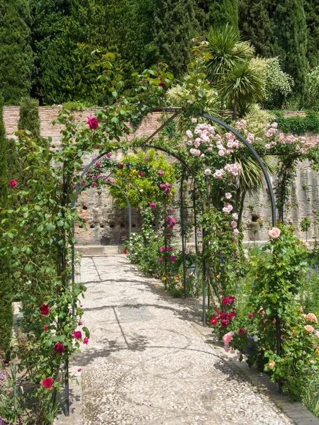 Jardines del Palacio de la Alhambra — Foto de Stock