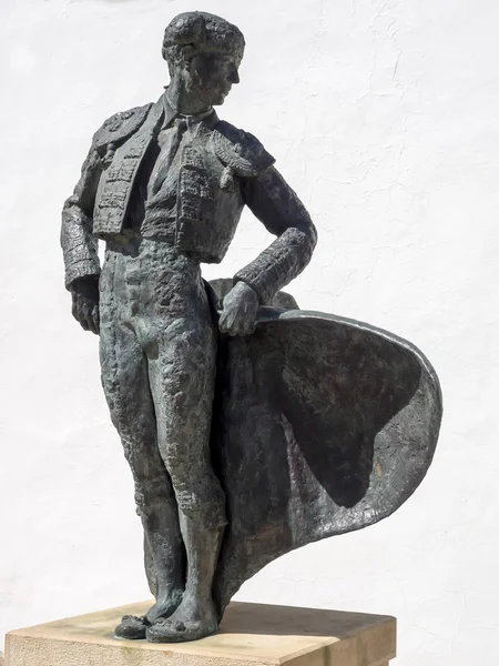 Estatua de Cayetano Ordóñez "El Niño de la Palma" torero en — Foto de Stock