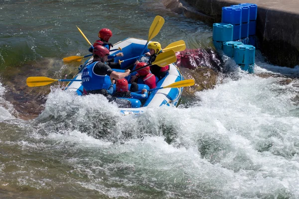 Водні види спорту в центрі міжнародних біла вода Кардіфф — стокове фото