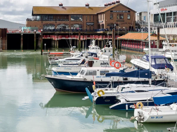 Pohled brighton Marina — Stock fotografie