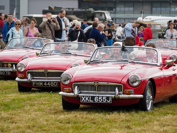 Red Arrows pilots entertaining the crowds at Biggin Hill — Stock Photo, Image