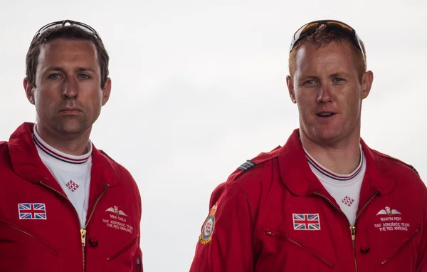 Red Arrows pilots entertaining the crowds at Biggin Hill — Stock Photo, Image