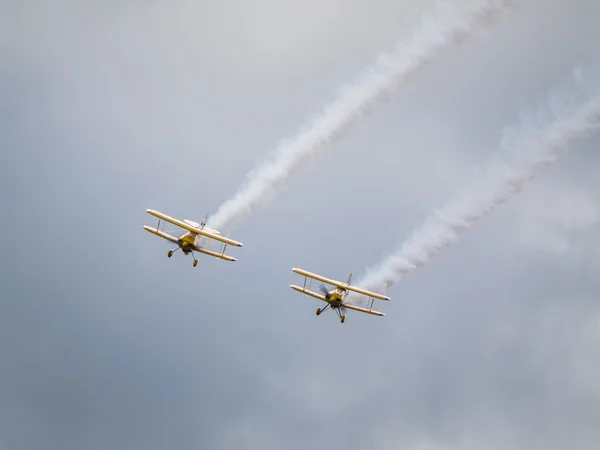 Het trig kunstvlieger team vliegen over biggin hill luchthaven — Stockfoto