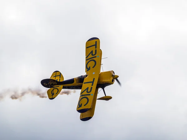 Trig akrobatického týmu nad letiště biggin hill — Stock fotografie