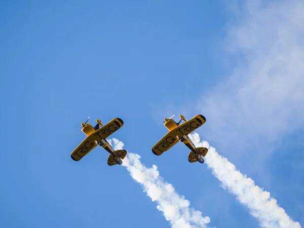 El Trig Aerobatic Team sobrevuela el aeropuerto de Biggin Hill — Foto de Stock