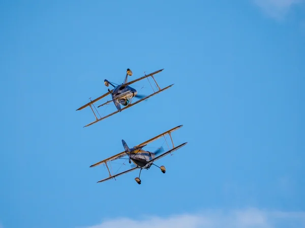 L'équipe de voltige survolant l'aéroport de Biggin Hill — Photo