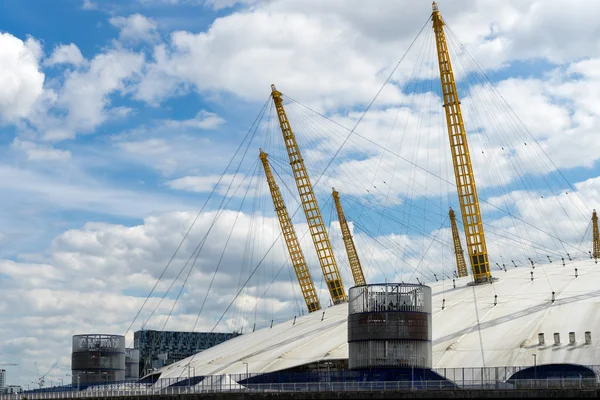 View of the O2 building from the River Thames — Stock Photo, Image