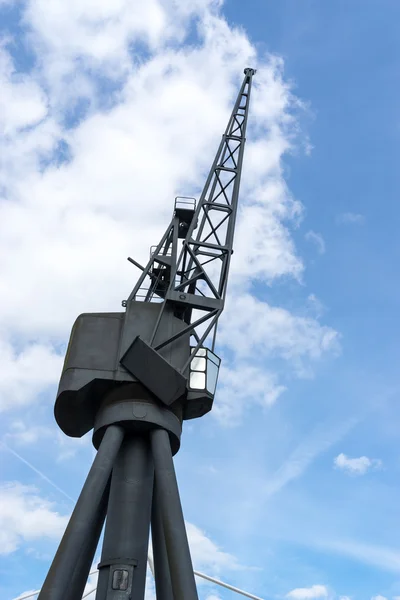 Gamla dockside crane — Stockfoto
