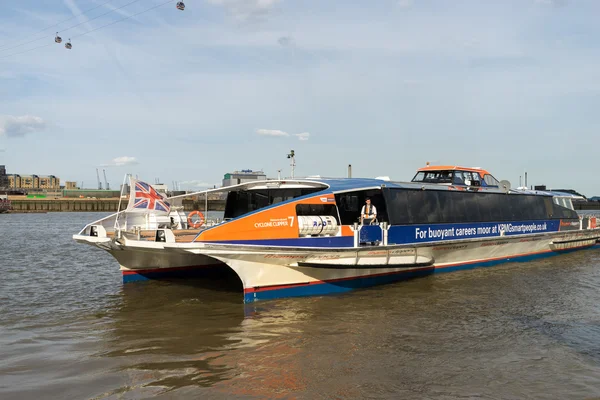Riverbus di Sungai Thames — Stok Foto