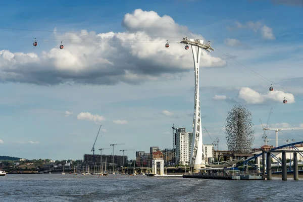 Blick auf die Londoner Seilbahn über die Themse — Stockfoto