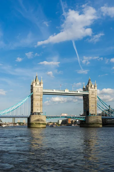 Vue du Tower Bridge depuis la Tamise — Photo