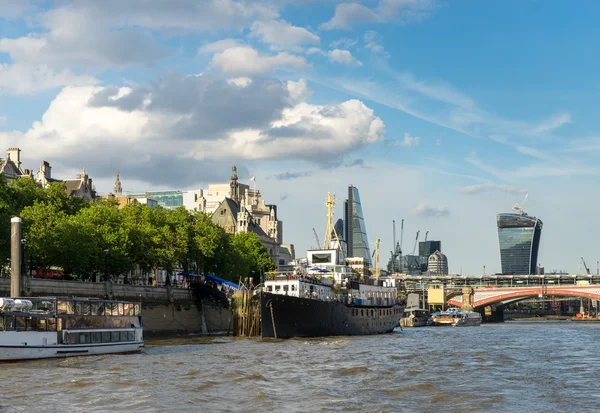 Thames Nehri bar — Stok fotoğraf