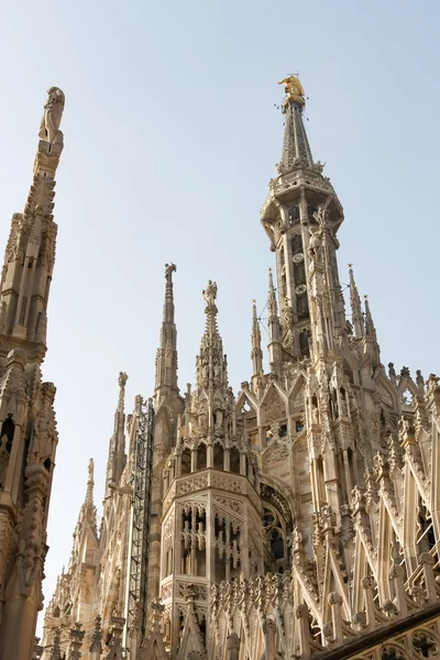 Detail of the skyline of the Duomo in Milan — Stock Photo, Image