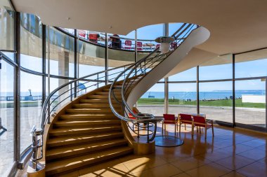 de la warr pavilion bexhill deniz üzerinde merdiven