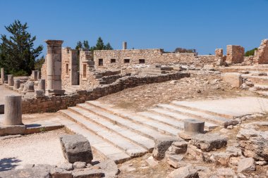 kourion Kıbrıs'ta yakın bina palaestra harabe 