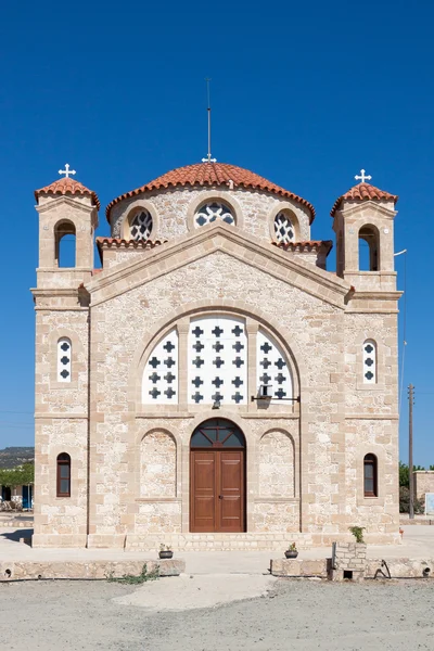 Kyrkan i agios georgios vid cape deprano Cypern — Stockfoto